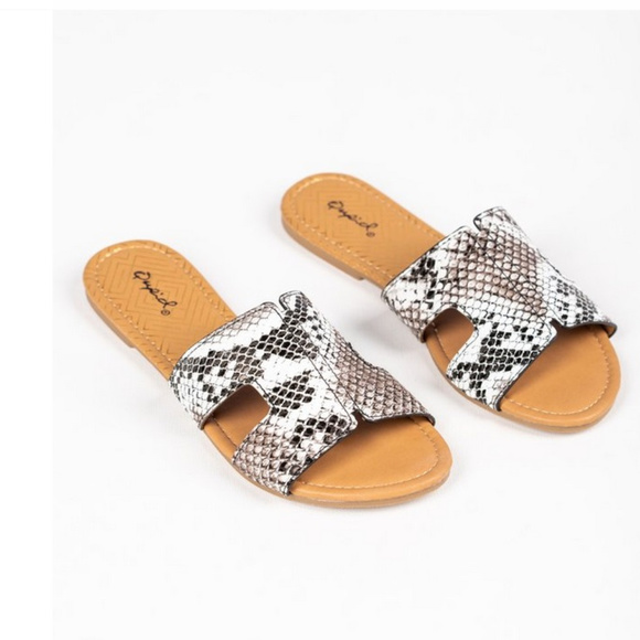 Qupid Shoes - 🎉🎉HOST PICK🎉🎉 Snake Print Tory Slide